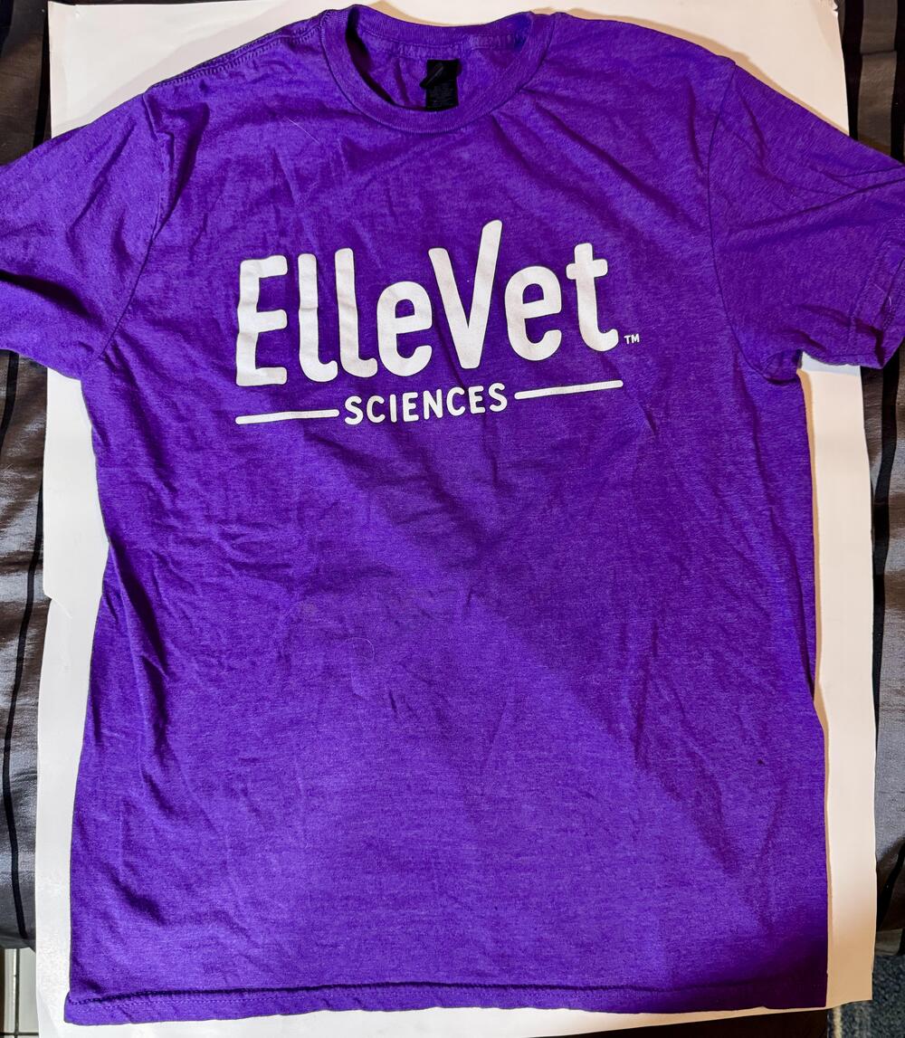 ElleVet Sciences Shirt Mens Medium Purple Gildan Softstyle Graphic Tee
